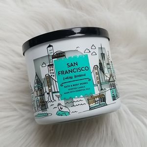 Bath & Body Works Accents - Bath & Body Works Candle - Endless Weekend Bath & Body Works Accents - Bath & Body Works Candle - Endless Weekend